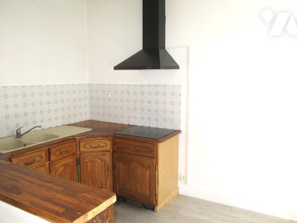 EN EXCLUSIVITE, SPECIAL INVESTISSEUR, 

Ensemble immobilier comprenant un F4 de 112m2 et F3 de 76m2