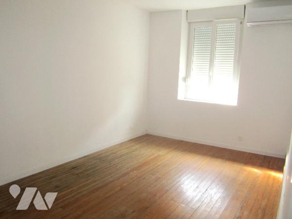 EN EXCLUSIVITE, SPECIAL INVESTISSEUR, 

Ensemble immobilier comprenant un F4 de 112m2 et F3 de 76m2