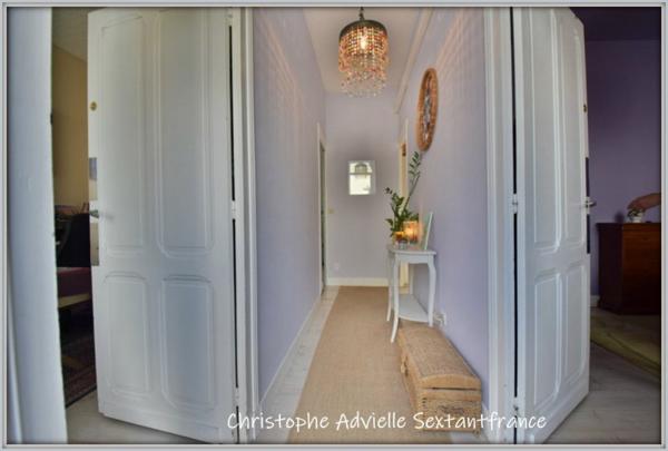 Bergerac centre, maison début XXème parfaitement rénovée, 2 chambres , 2 salles d'eau , grenier, dépendances