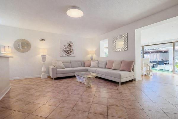 Maison 5 pièces avec jardin Mouans-Sartoux, secteur résidentiel