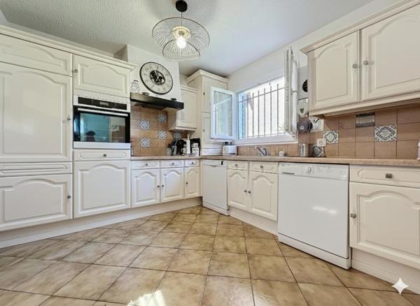 Maison 5 pièces avec jardin Mouans-Sartoux, secteur résidentiel