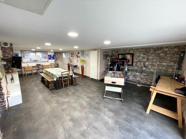 Maison 7 pièces sur propriété équestre de 2.3Ha