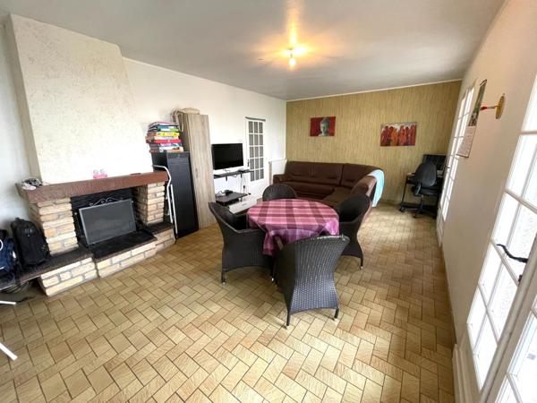 Maison 7 pièces sur propriété équestre de 2.3Ha