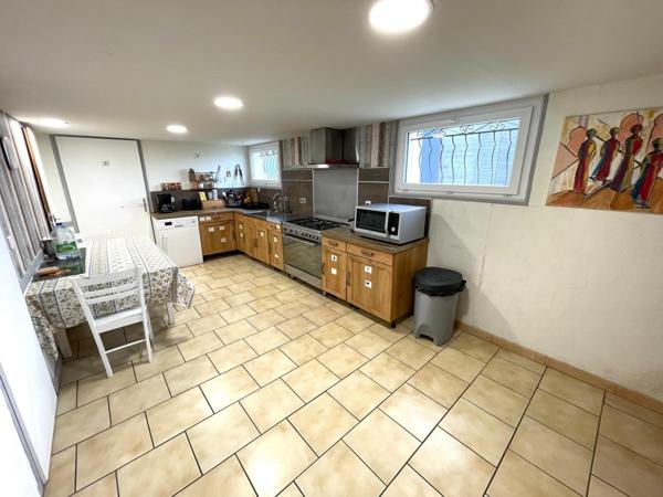 Maison 7 pièces sur propriété équestre de 2.3Ha