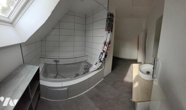 Maison - 2 Ch - Courette