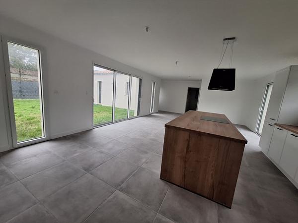 Vente Maison143,22 m² - 4 Pièces - LES MATHES (17570)