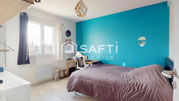 MAISON MODERNE NON MITOYENNE ULTRA LUMINEUSE CLOS DE MUR AVEC PISCINE