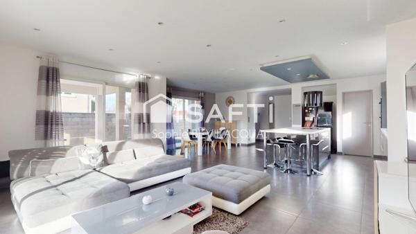 MAISON MODERNE NON MITOYENNE ULTRA LUMINEUSE CLOS DE MUR AVEC PISCINE