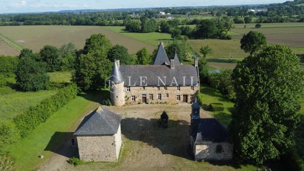 A 25 MINUTES DU MONT-SAINT-MICHEL : séduisant manoir, Monument Historique au cœur du bocage normand