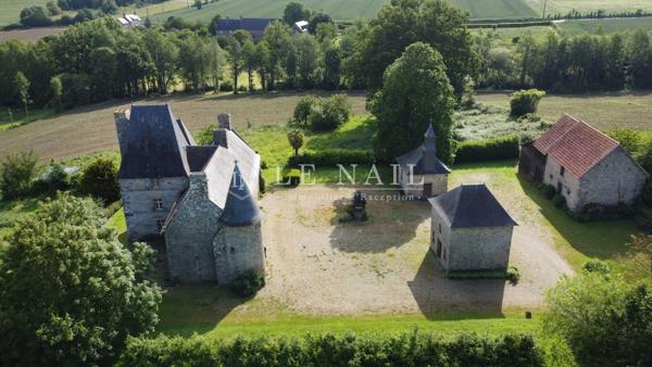 A 25 MINUTES DU MONT-SAINT-MICHEL : séduisant manoir, Monument Historique au cœur du bocage normand