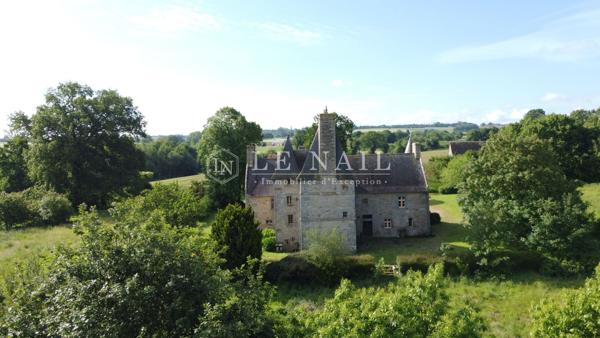 A 25 MINUTES DU MONT-SAINT-MICHEL : séduisant manoir, Monument Historique au cœur du bocage normand