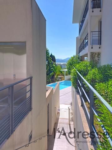 Très beau 2 pièces 40 m² avec vaste terrasse, parking et piscine ? Résidence récente