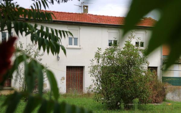 Maison à vendre    6 pièces •  Mours-Saint-Eusèbe