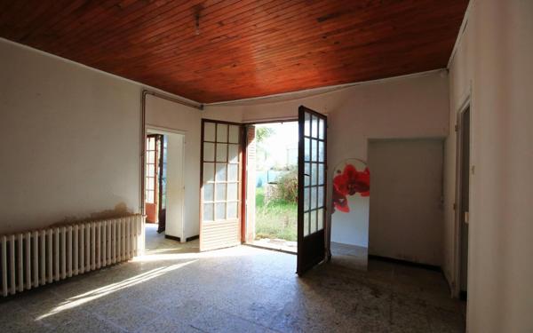 Maison à vendre    6 pièces •  Mours-Saint-Eusèbe