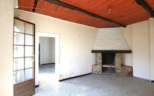 Maison à vendre    6 pièces •  Mours-Saint-Eusèbe