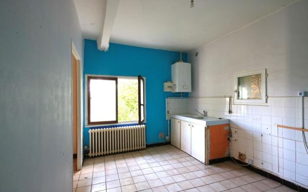 Maison à vendre    6 pièces •  Mours-Saint-Eusèbe