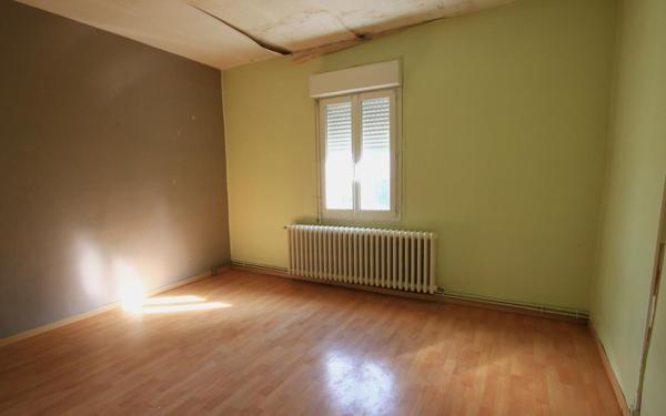 Maison à vendre    6 pièces •  Mours-Saint-Eusèbe