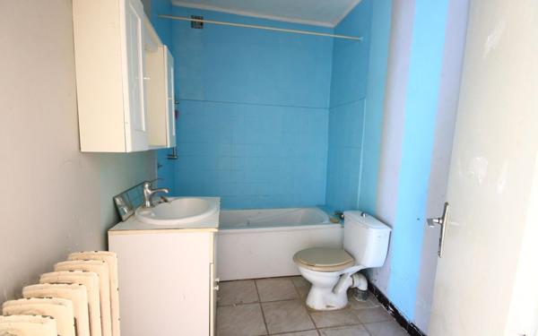 Maison à vendre    6 pièces •  Mours-Saint-Eusèbe