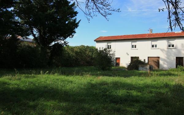 Maison à vendre    6 pièces •  Mours-Saint-Eusèbe