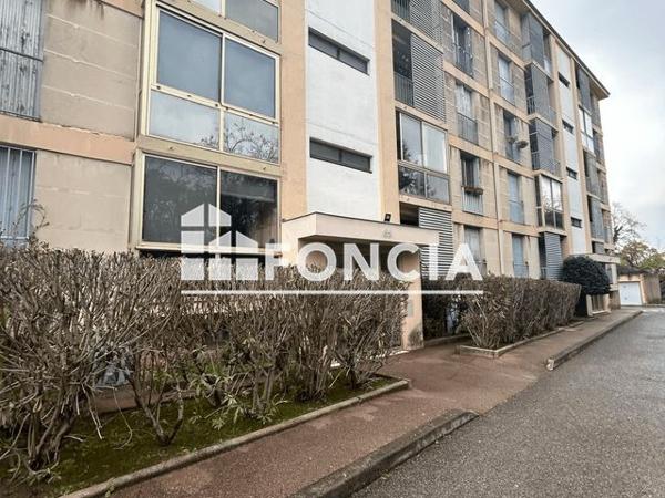 Location Appartement 3 pièces 64.29 m² - 55 AVENUE DES AIRES Gardanne 13120