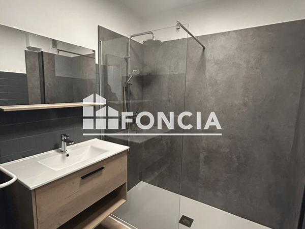 Location Appartement 3 pièces 64.29 m² - 55 AVENUE DES AIRES Gardanne 13120