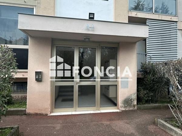 Location Appartement 3 pièces 64.29 m² - 55 AVENUE DES AIRES Gardanne 13120