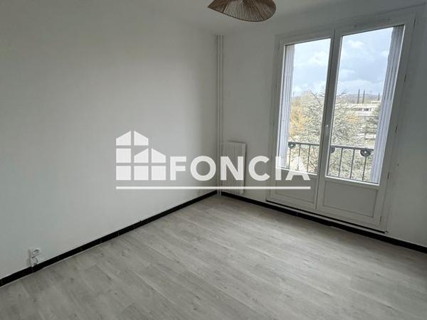Location Appartement 3 pièces 64.29 m² - 55 AVENUE DES AIRES Gardanne 13120