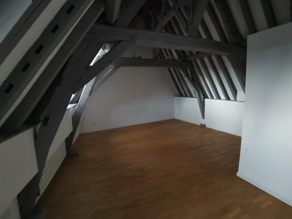 Bureaux à usage professionnel + maison d'habitation