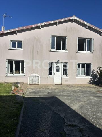 En exclusivité Quartier Souché maison de 115 m² environ avec garage.