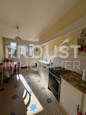 En exclusivité Quartier Souché maison de 115 m² environ avec garage.