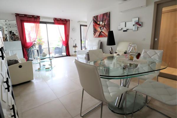 Vente Appartement66 m² - 2 Pièces - ST RAPHAEL (83700)