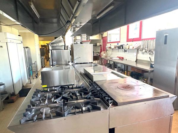 A VENDRE FDC et MURS– BAR LICENCE IV – RESTAURANT 850 M2 – CHAMBÉRY - CA 729KE A DEVELOPPER