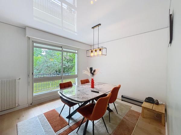 Appartement avec balcon, 3 chambres et double séjour