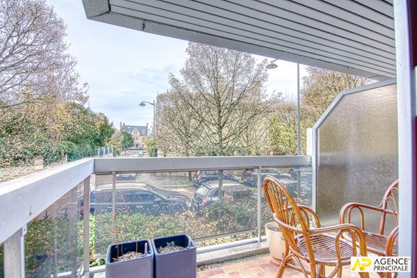 Versailles Glatigny - Appartement 4 pièces 98 m² 1er étage avec ascenseur, balcon, cave et box 698 000 € **  - Référence  27953