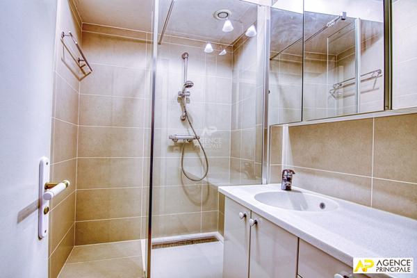 Versailles Glatigny - Appartement 4 pièces 98 m² 1er étage avec ascenseur, balcon, cave et box 698 000 € **  - Référence  27953