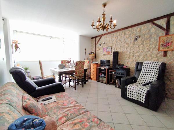 Appartement Saint Pierre Des Corps 4 pièce(s) proche Tours, commerces, écoles, gare TGV, Fil Bleu, tram