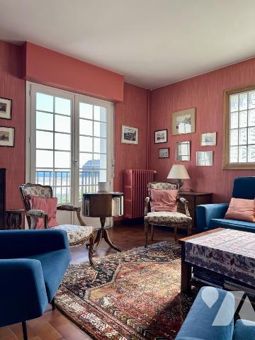 Situation exceptionnelle et vue imprenable sur la mer