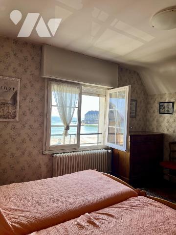 Situation exceptionnelle et vue imprenable sur la mer