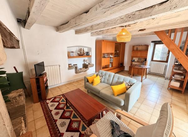 Maison en pierres avec grange