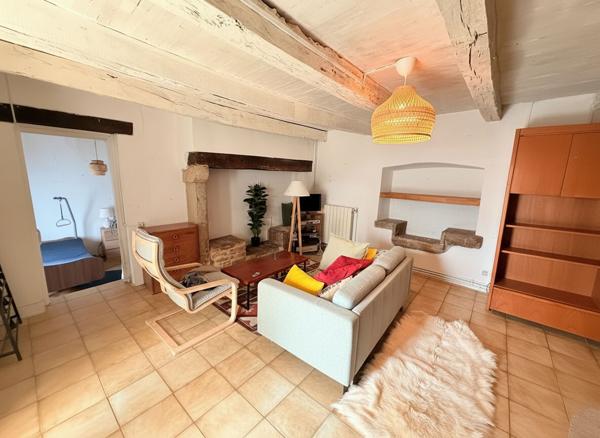Maison en pierres avec grange