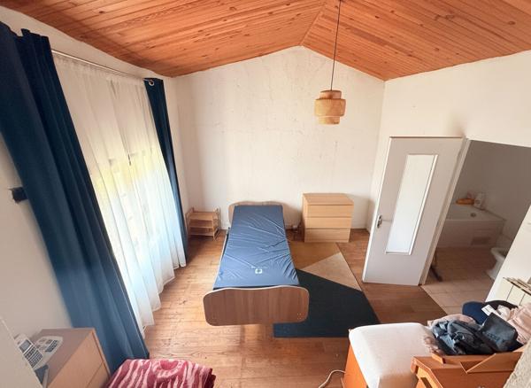 Maison en pierres avec grange