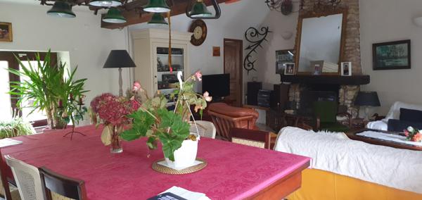 Romigny (51170) GRANDE MAISON AVEC PISCINE ET GRAND TERRAIN