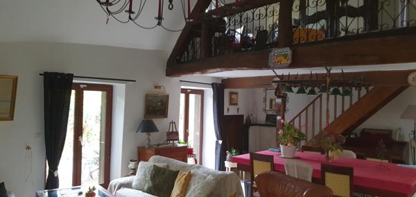 Romigny (51170) GRANDE MAISON AVEC PISCINE ET GRAND TERRAIN