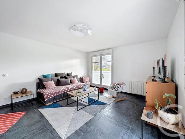 Appartement F3 à vendre  3 pièces - 72 m2 SAVIGNY LE TEMPLE - 77