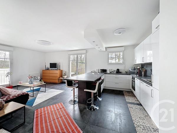 Appartement F3 à vendre  3 pièces - 72 m2 SAVIGNY LE TEMPLE - 77