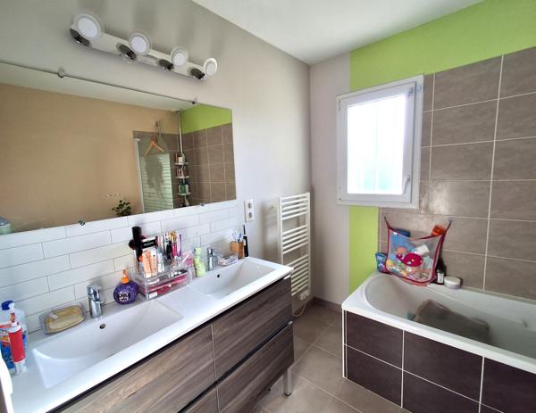 Maison  5 pièce(s)  4 chambre(s)  103.12 m²