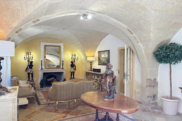Vente Maison de luxe Uzès 12 Pièces 330 m²