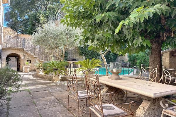 Vente Maison de luxe Uzès 12 Pièces 330 m²