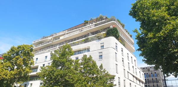 3 pièces d'environ 72 m² NON MEUBLÉ - ROSA PARKS - BALCON DE 15m²