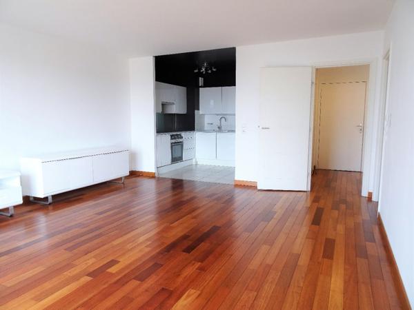 3 pièces d'environ 72 m² NON MEUBLÉ - ROSA PARKS - BALCON DE 15m²